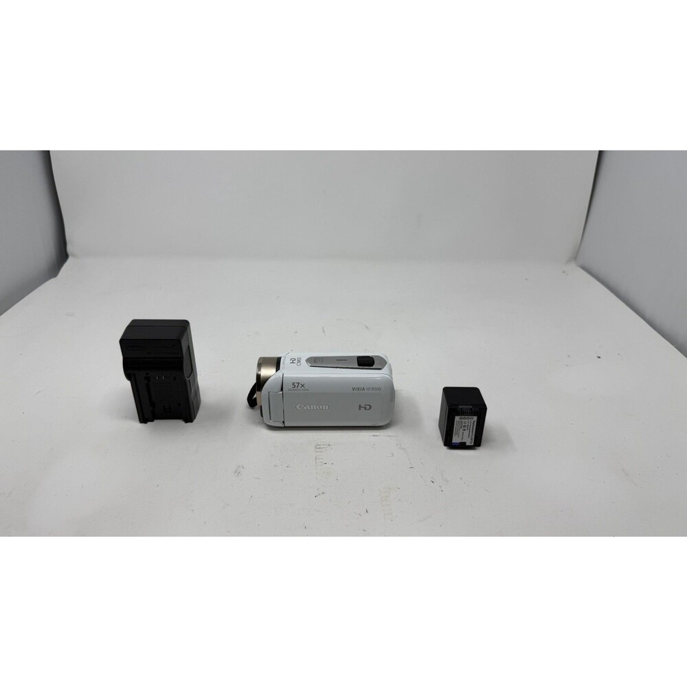Canon Vixia HF R500 Video Camera w/32x Optical 57x Zoom With Aftermarket Battery